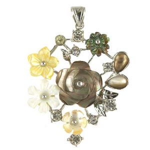 Mother of pearl-set flower & diamante-set pendant  - Qty: 1 pce. - FE0438