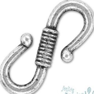 Hook clasps